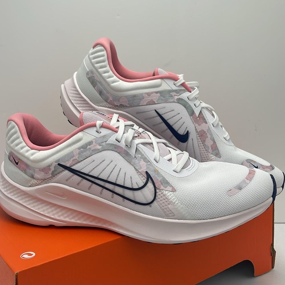 NIKE Men’s QUEST 5 PRM
WHITE/MIDNIGHT NAVY-
PEARL PINK-CORAL CHALK
FB6944-100 - Picture 8 of 16